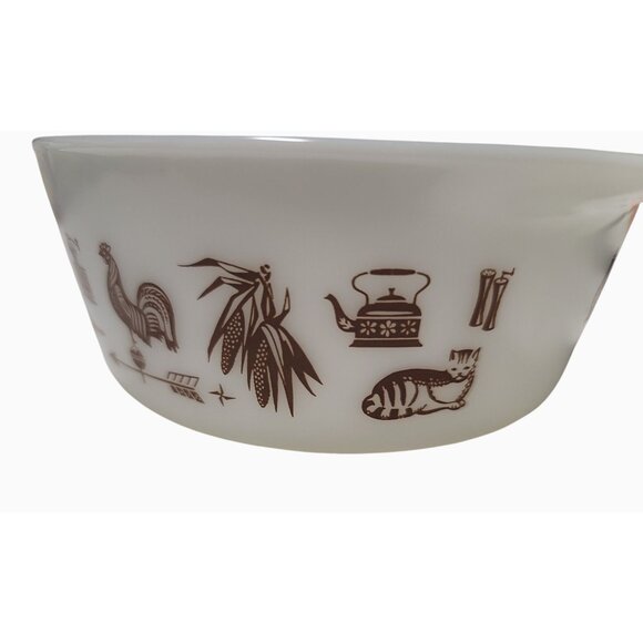 Vintage Pyrex 1 1/2 Quart Mixing Bowl With Brown Colonial Pattern - Picture 4 of 9